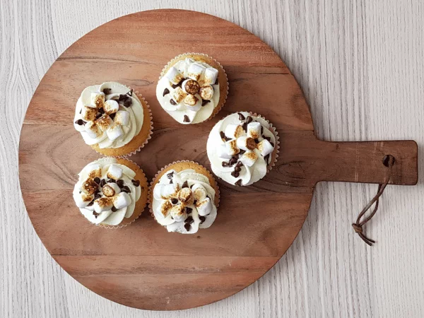 Featured image for “Cupcakes toasted s’mores”